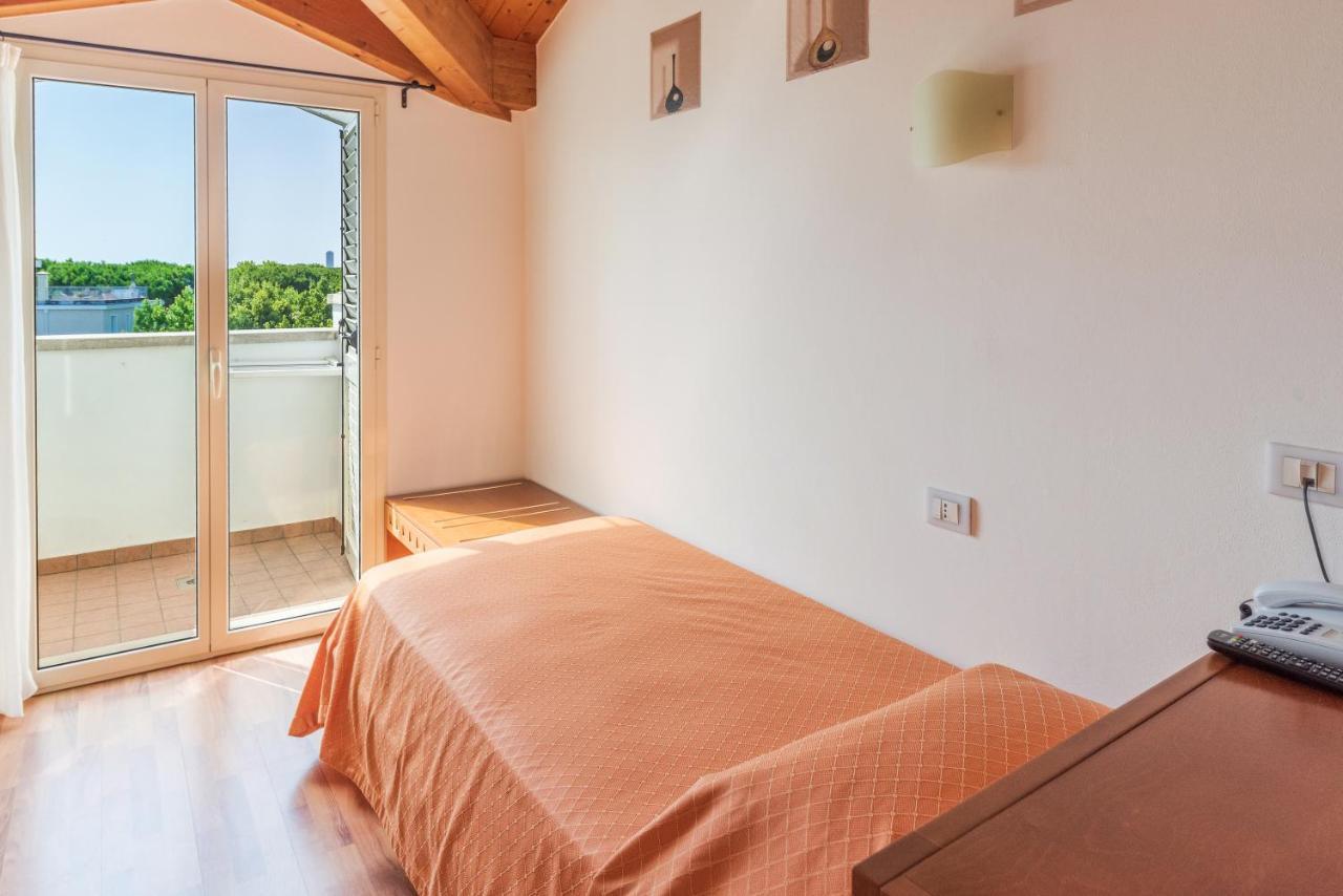 Hotel Escorial Cervia Kültér fotó