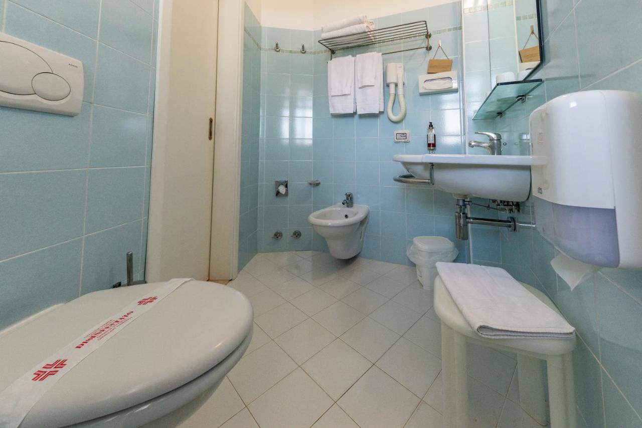 Hotel Escorial Cervia Kültér fotó