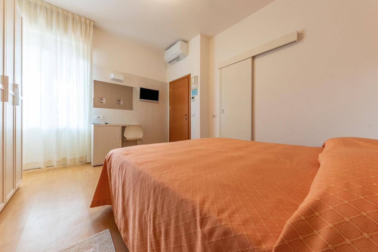 Hotel Escorial Cervia Kültér fotó