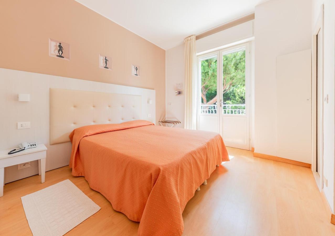 Hotel Escorial Cervia Kültér fotó