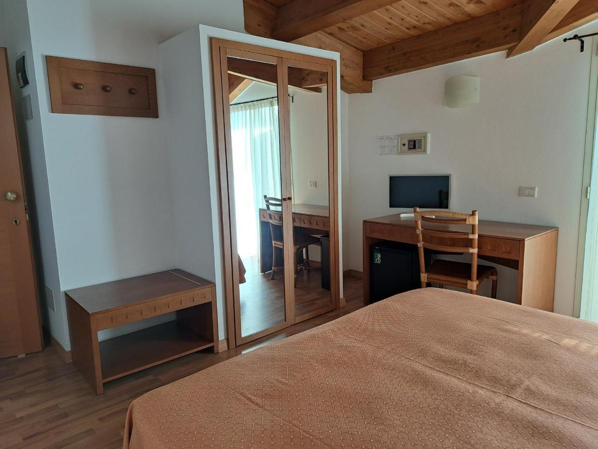Hotel Escorial Cervia Kültér fotó