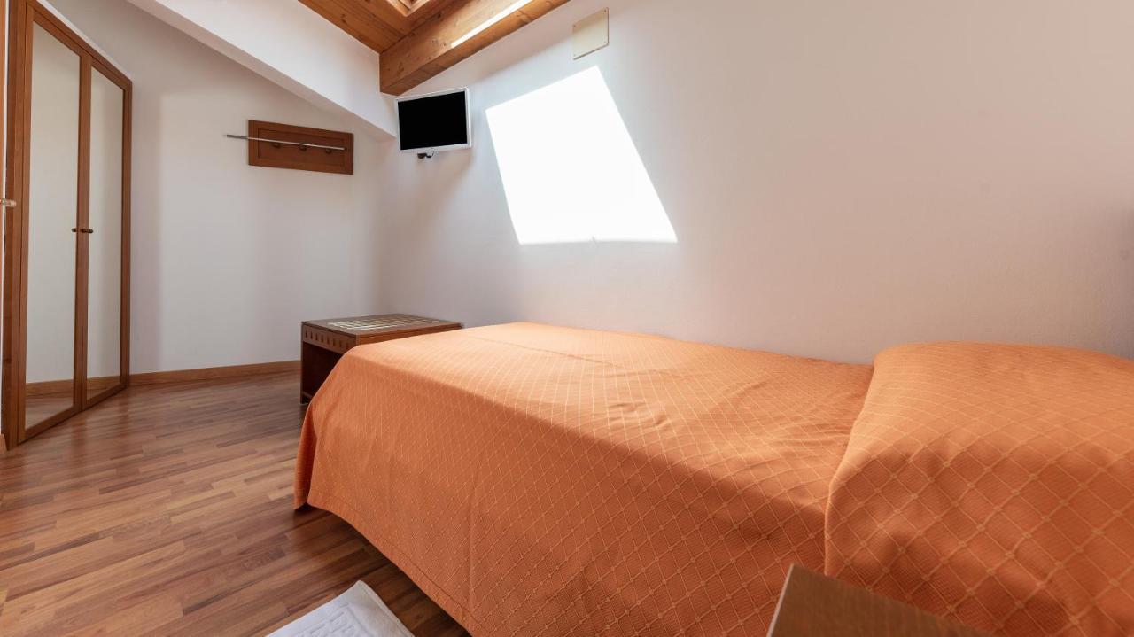 Hotel Escorial Cervia Kültér fotó