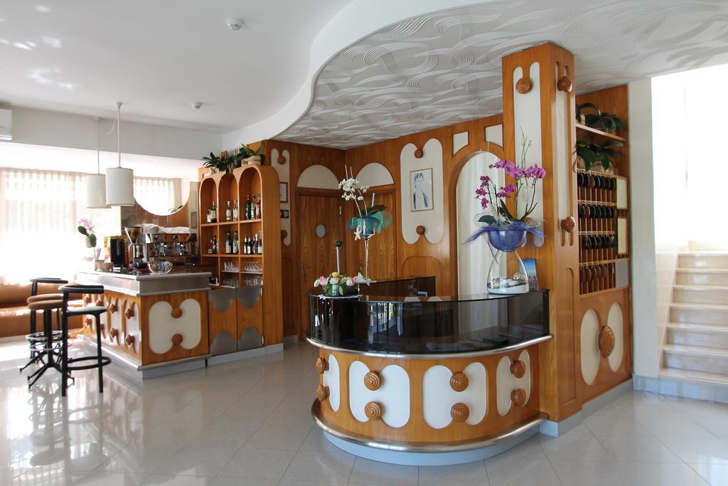 Hotel Escorial Cervia Kültér fotó