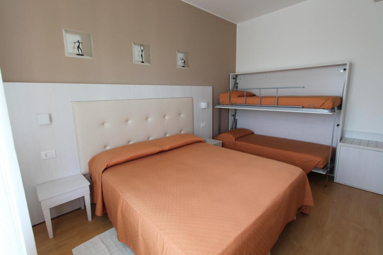 Hotel Escorial Cervia Kültér fotó